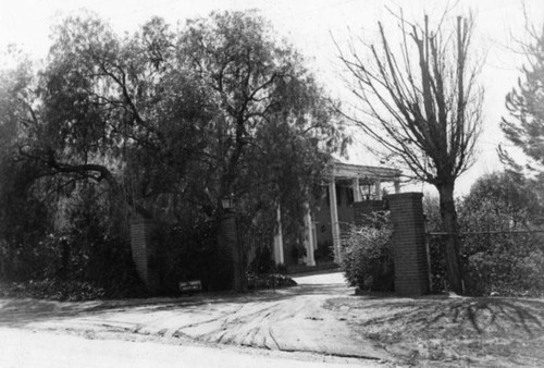 Entrance to Ferdinand Bain mansion