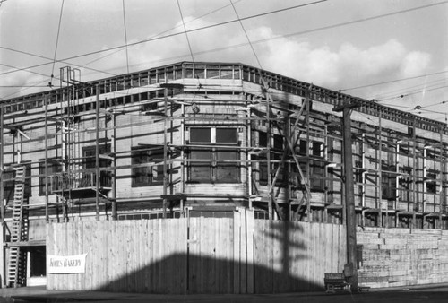 Building on Broadway and 61st Street