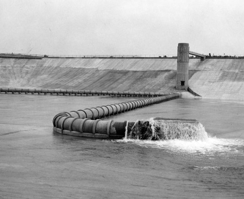 Baldwin Hills Reservoir fills up