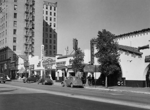 Brown Derby on Vine Street, exterior