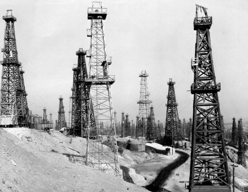 Signal Hill oil field