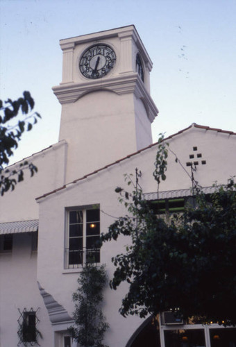 Beverly Hills Porsche-Audi dealer