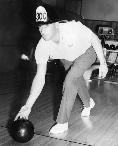 Seddon hits first 300 at Reseda Bowl