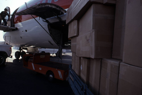 Loading cargo, Hollywood-Burbank Airport