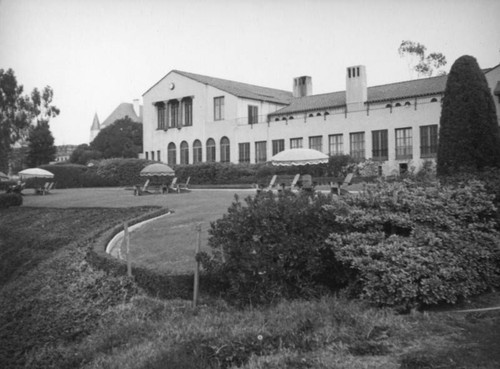 Clubhouse at the Wilshire Country Club