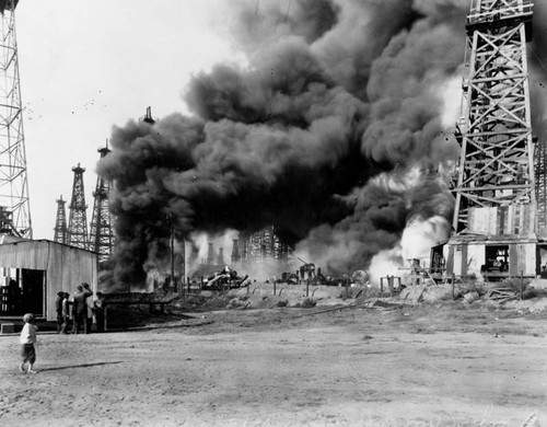 Oil fire on Signal Hill, 1924