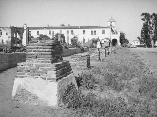 Ruins of the convento arcade, Mission San Luis Rey, Oceanside