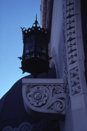 Wilshire Medical Building, detail