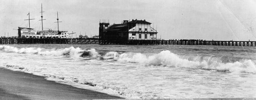 Ship Cafe and Auditorium on Venice pier