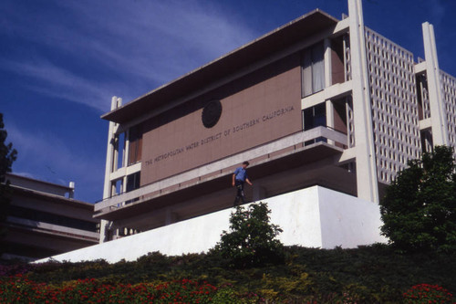 Metropolitan Water District headquarters, Sunset Blvd