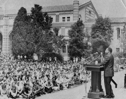 Martin Luther King, Jr. addresses students