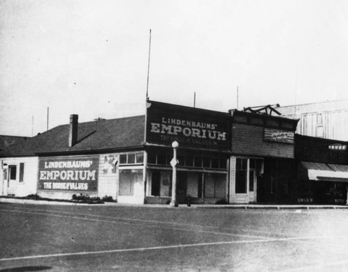 Lindenbaums' Emporium, Oxnard