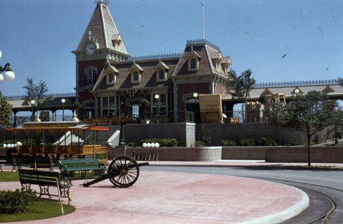 Santa Fe & Disneyland Railroad station