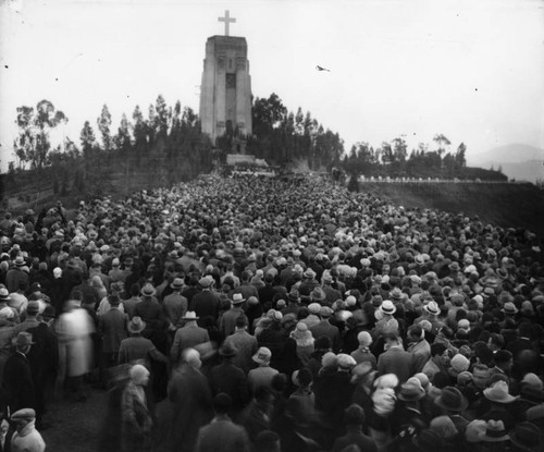 Easter Sunrise Service at Forest Lawn