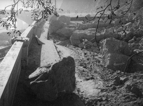 Boulders on Riverside Drive-Dayton Avenue Bridge after the Elysian Park landslide