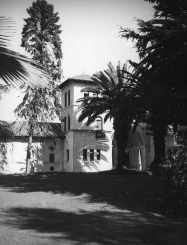 Entry to a plaza at Zoopark