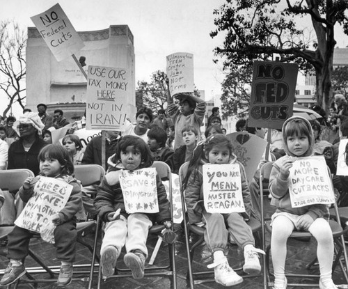 Protesters oppose Reagan's proposed cuts