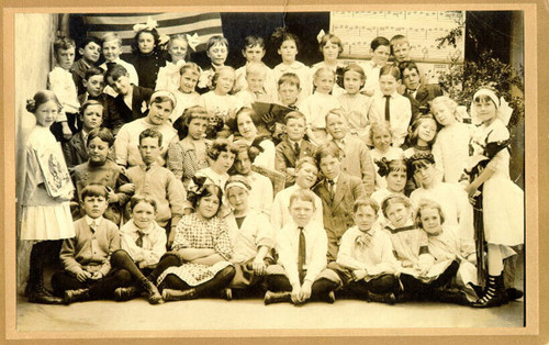 [Class picture from Dudley Stone School]