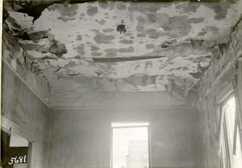 [180 Missouri Street, view of Interior Room ceiling]