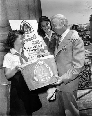 [Thomas A. Brooks with Campfire Girls, Marie Seagen & Dereyl De Guine]