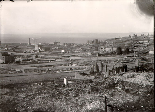 [View of San Francisco after the 1906 earthquake and fire, overlooking the bay]