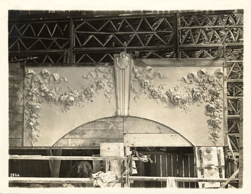 [Construction of panel for the Panama-Pacific International Exposition]