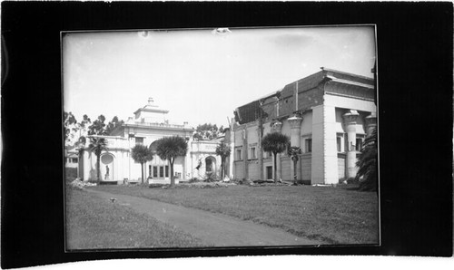 [De Young Museum in Golden Gate Park, damaged in the earthquake of April 18, 1906]