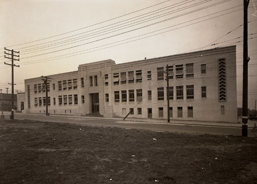 [Exterior of Francis Scott Key elementary school] — Calisphere