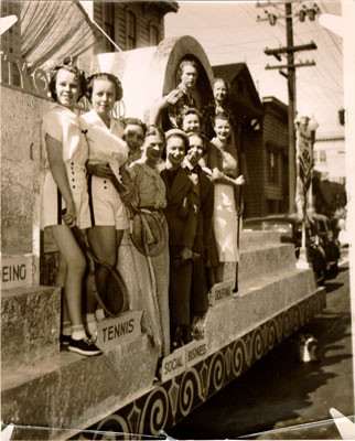 [City of Oakland float in the Golden Gate Bridge Fiesta Parade]