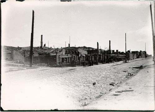 [Unidentified street after 1906 earthquake]