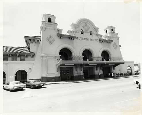 [Southern Pacific Depot at 3rd and Townsend streets]