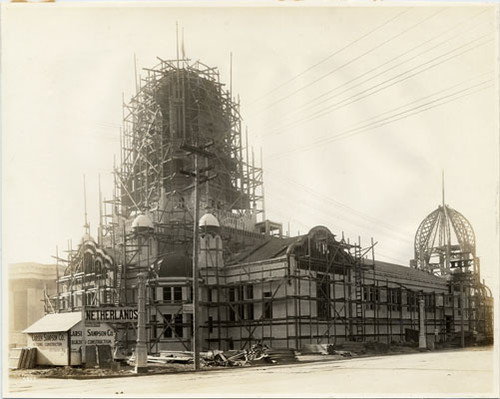 [The Netherlands Pavilion under construction]