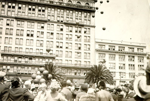 [Crowds gathering outside the Fitzhugh Building]