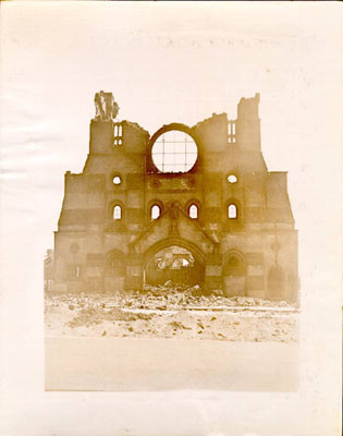 [St. Catherine's Cathedral, at Eleventh and Market Streets, after the 1906 earthquake]