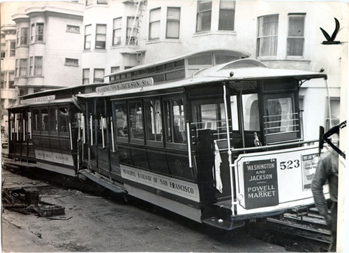 [Cable car damaged in accident]