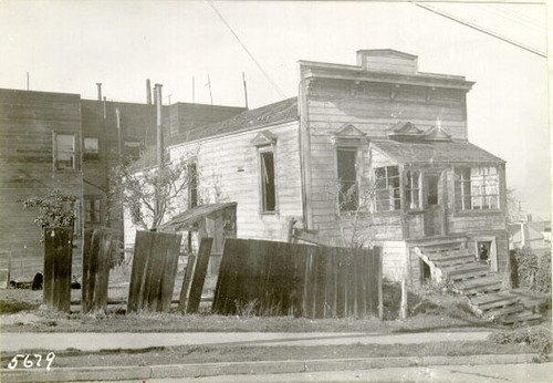 [Side view of 180 Missouri street, abated by demolition Jan. 24, 1935]