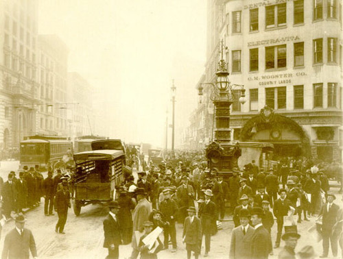 [Lotta's Fountain on crowded Market Street]