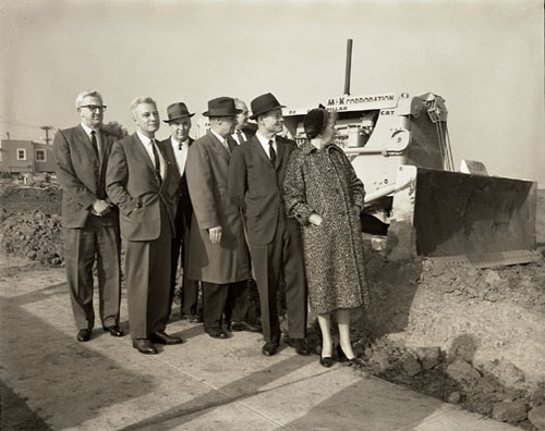 [Mayor Elmer Robinson, Dr. Harold Spears, superintendent and others at groundbreaking of unidentified school]