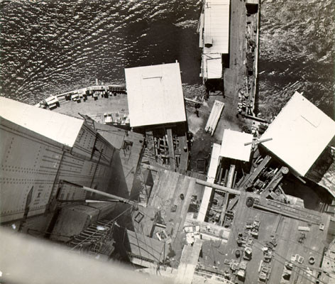 [Construction of Golden Gate Bridge tower]