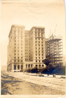 [St. Francis Hotel after the earthquake and fire of April, 1906]