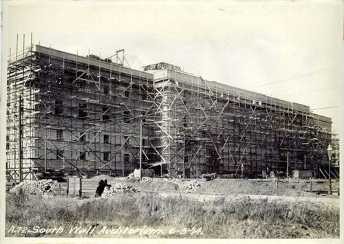 [Construction of San Francisco Civic Auditorium - south wall]