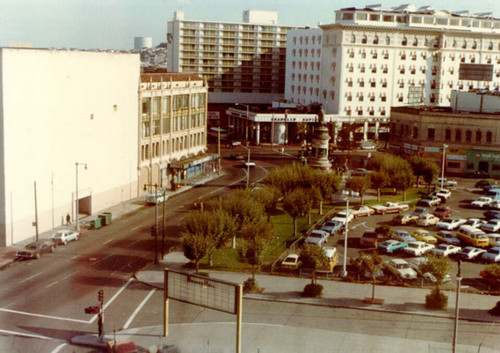 [Civic Center Plaza]