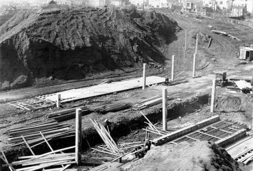 [Bernal Cut Test Piles at Bosworth Street Bridge]