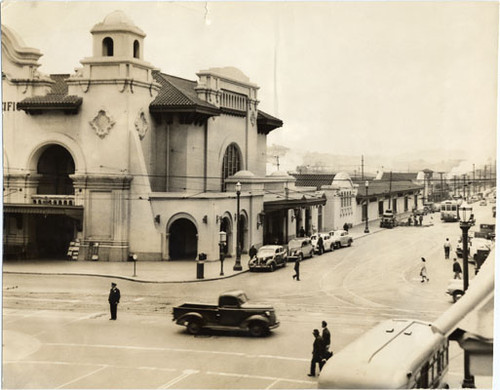 [Southern Pacific depot at 3rd and Townsend streets]