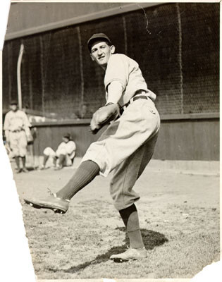 [Pitcher "Wee" Willie Ludolph at the old Seals stadium on Valencia Street]