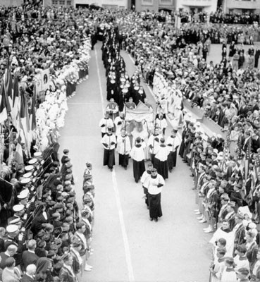 [Procession of the Blessed Sacrament at St. Anne's Church]