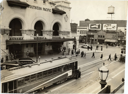 [Southern Pacific Depot at 3rd and Townsend streets]