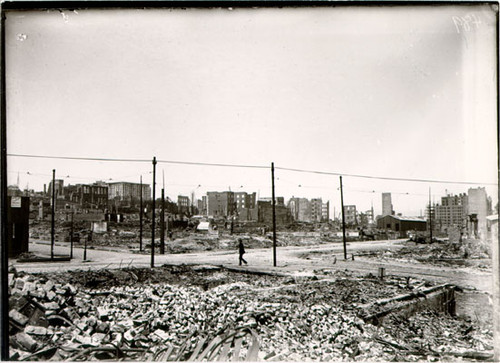 [Unidentified street after 1906 earthquake]