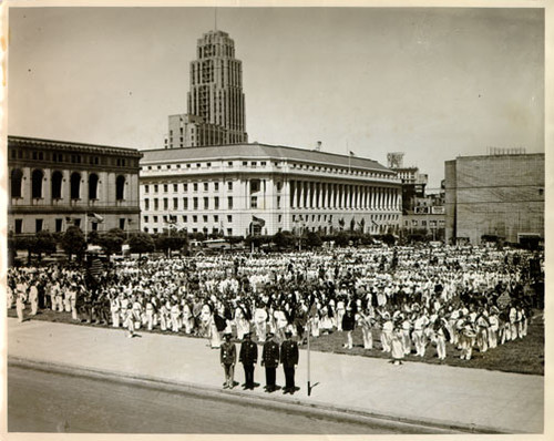 [Marchers assembled at Larkin and Grove streets for the Golden Gate Bridge Fiesta Parade]