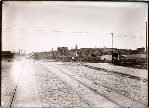 [Unidentified street after 1906 earthquake]